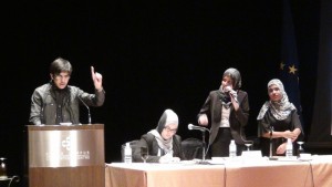 Debate a